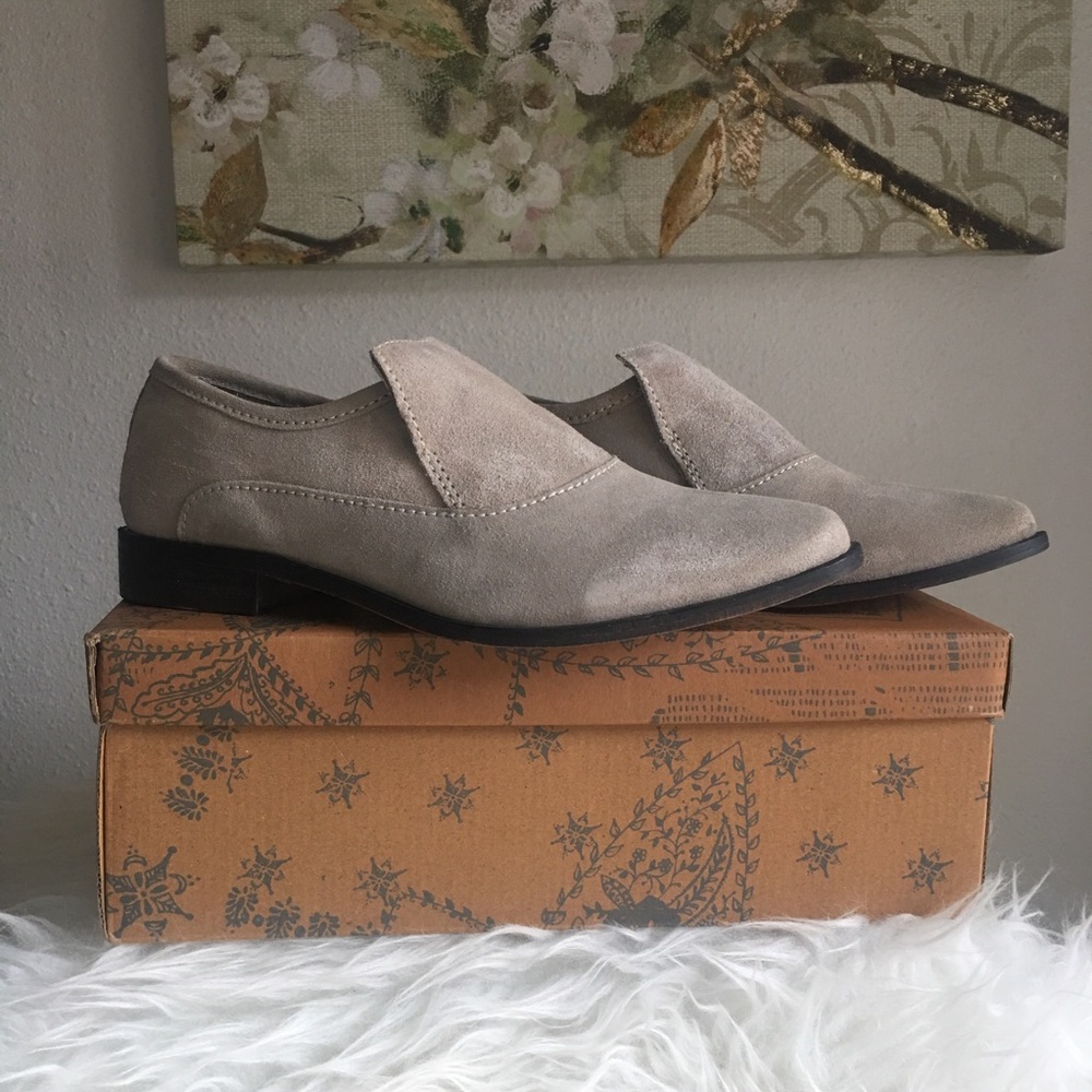 New FREE PEOPLE Suede Booties Loafers Size 7.5